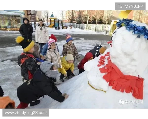 小班户外传统游戏打雷下雨了寓教于乐的自然体验与集体合作互动